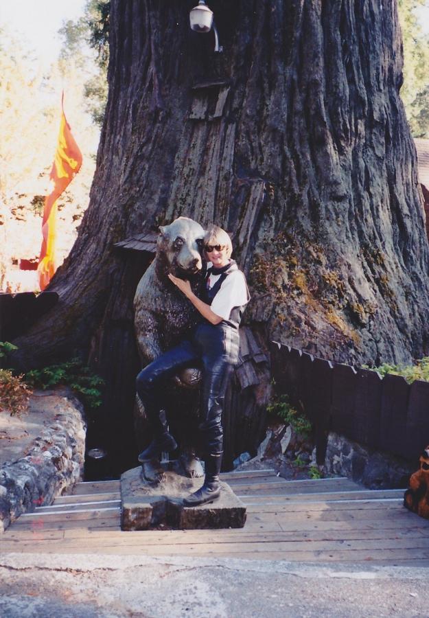 Click image for larger version

Name:	(California) Debbie &amp; Bear 2000.jpg
Views:	1
Size:	100.1 KB
ID:	10257