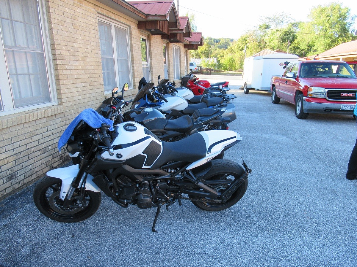 Click image for larger version

Name:	Trucks (5).JPG
Views:	1
Size:	475.4 KB
ID:	13132