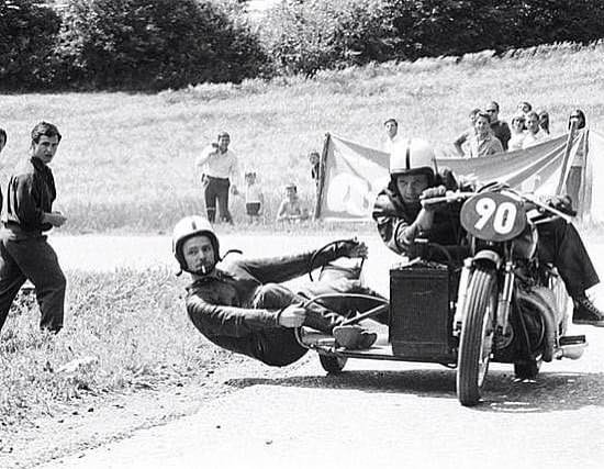 Click image for larger version

Name:	Sidecar cigarette.jpg
Views:	1
Size:	80.4 KB
ID:	52717