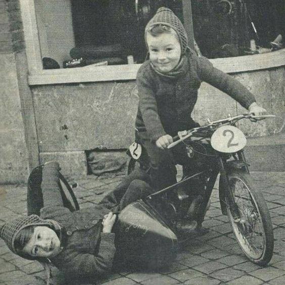 Click image for larger version

Name:	girls on a bike.jpg
Views:	1
Size:	86.9 KB
ID:	53417
