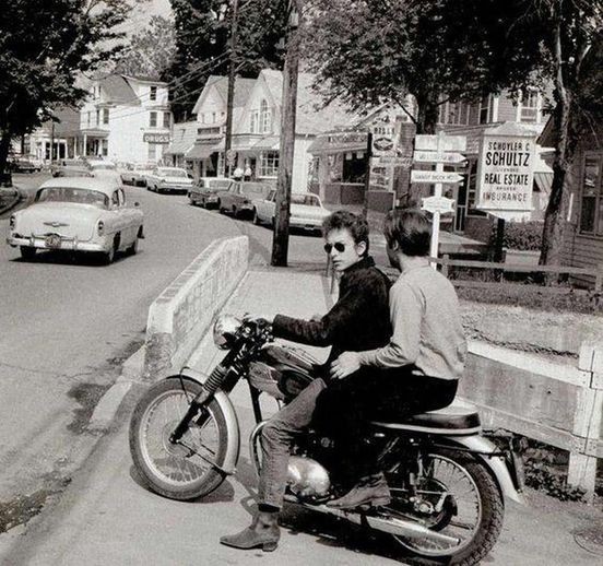 Click image for larger version

Name:	Bob dylan.jpg
Views:	2
Size:	111.3 KB
ID:	57598