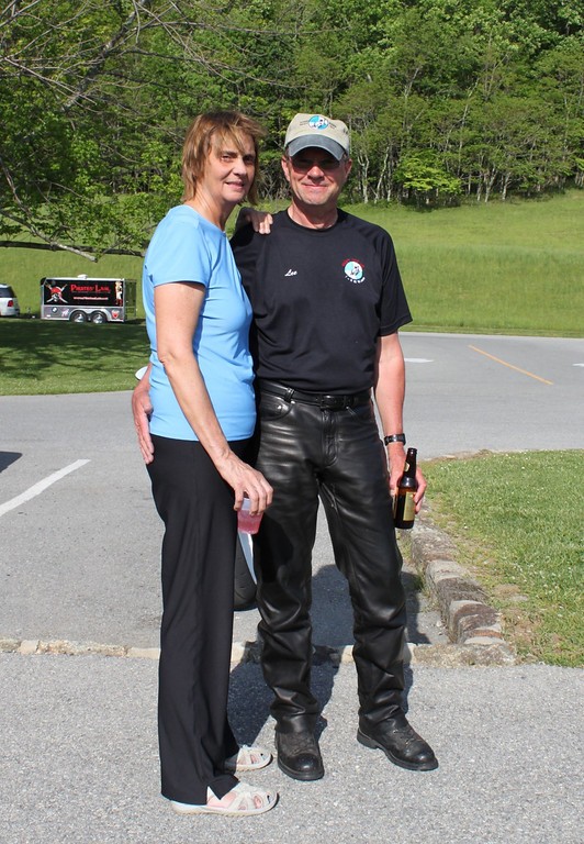 Click image for larger version

Name:	Lee&amp;Debbie-XL.jpg
Views:	1
Size:	152.4 KB
ID:	62328