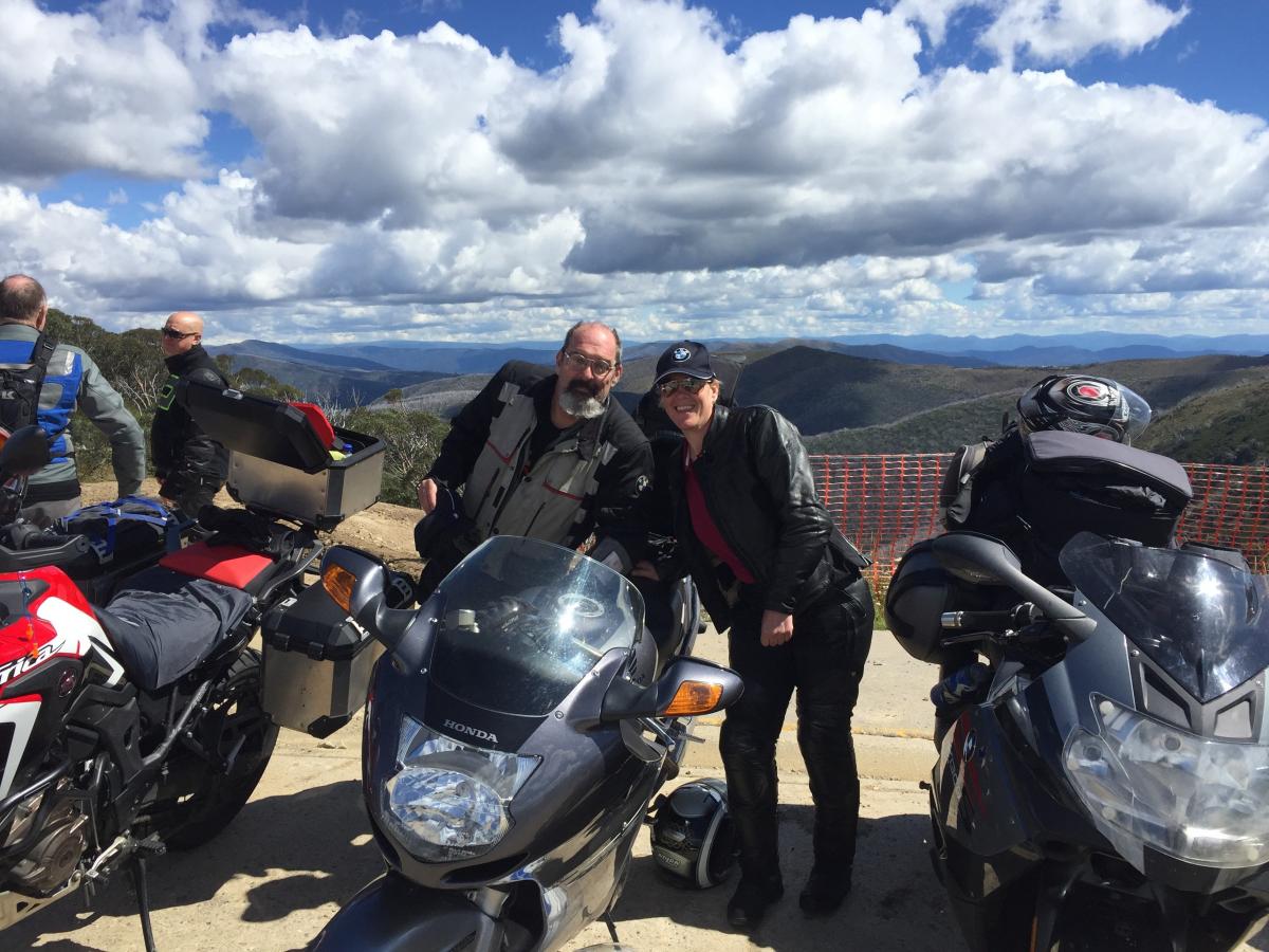 Click image for larger versionName:	Martin and my Wife.JPGViews:	1Size:	155.6 KBID:	67242