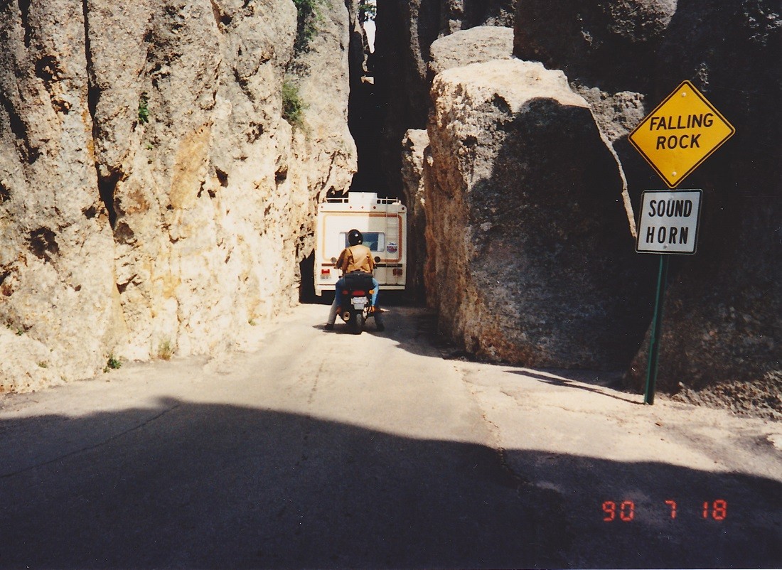 Click image for larger version  Name:	1990 Black Hills not us - Copy.jpg Views:	1 Size:	265.6 KB ID:	67857