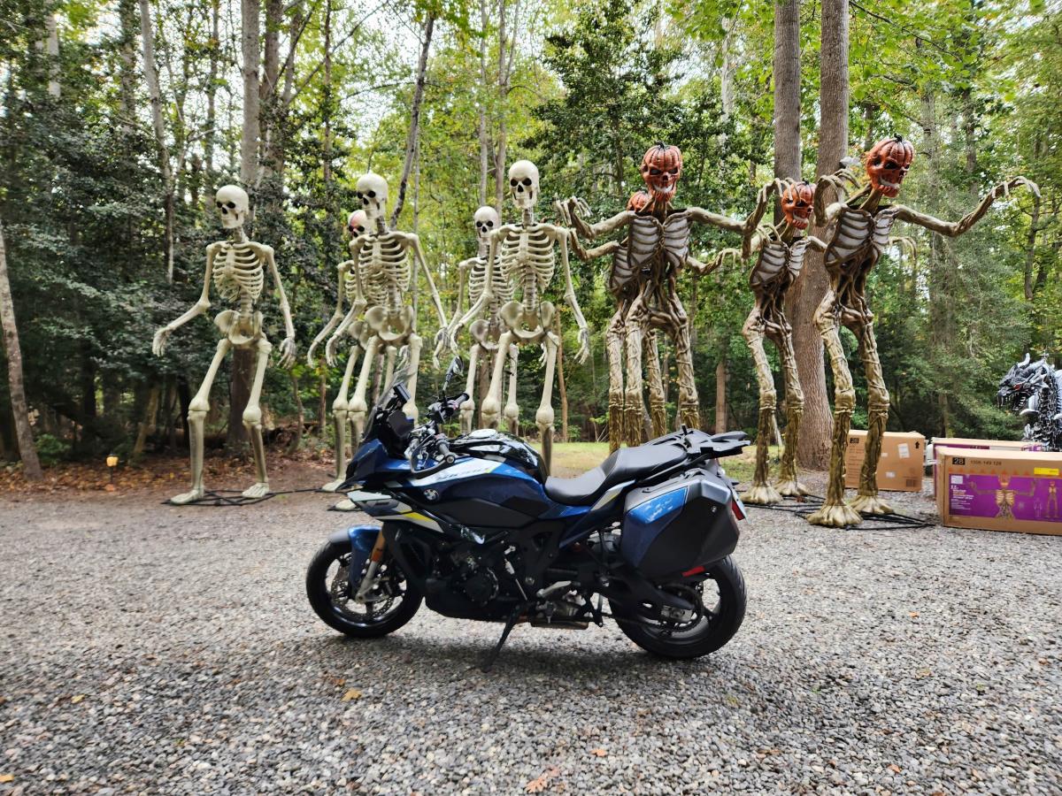Click image for larger version

Name:	resized bike with skeletons.jpg
Views:	1
Size:	319.2 KB
ID:	70613