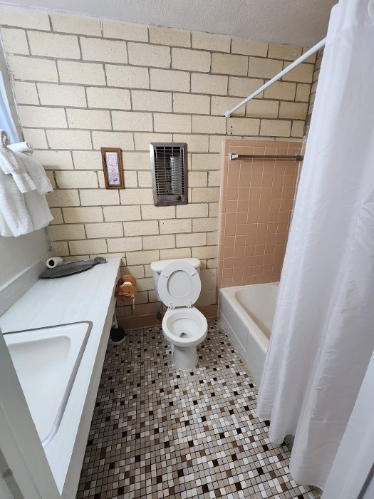 Click image for larger version  Name:	Cotter Lodge bathroom.jpg Views:	1 Size:	99.4 KB ID:	70699